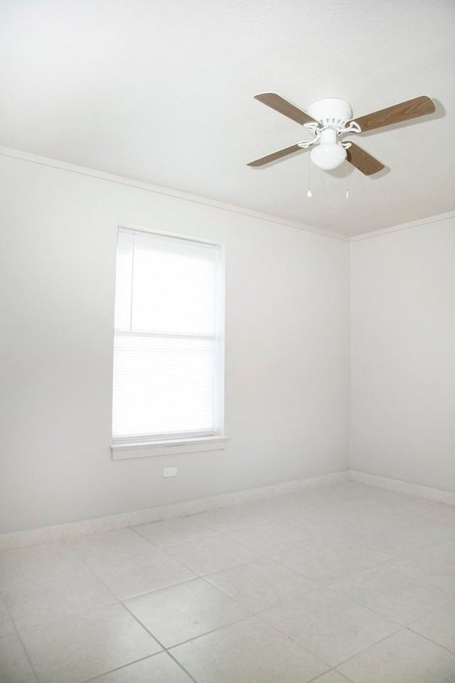 220 S 25th Ave - Photo 3 of 34