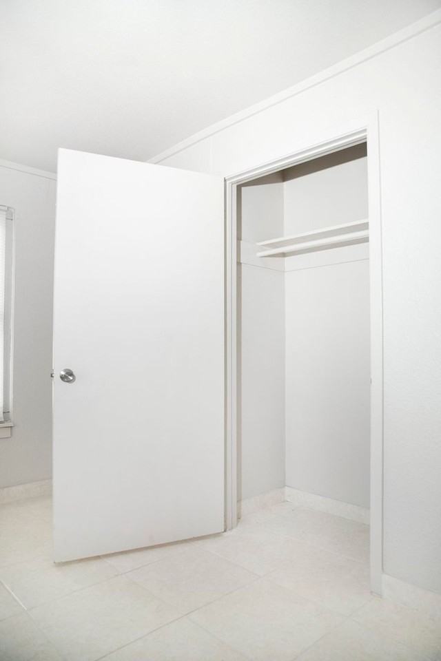 220 S 25th Ave - Photo 7 of 34