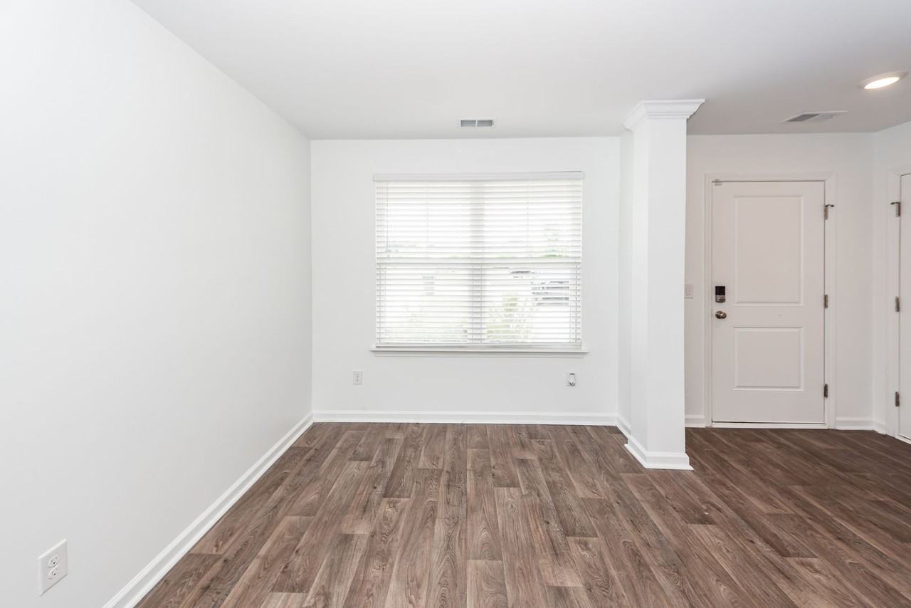 715 Hilchot Dr - Photo 5 of 44