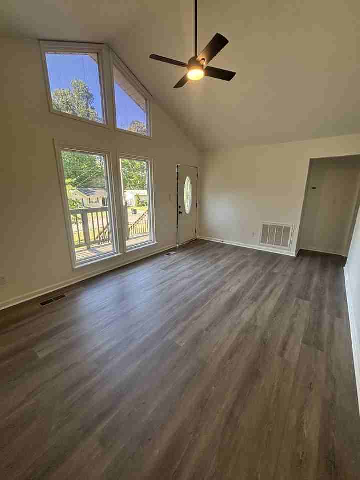 2535 Martin Cir - Photo 6 of 27