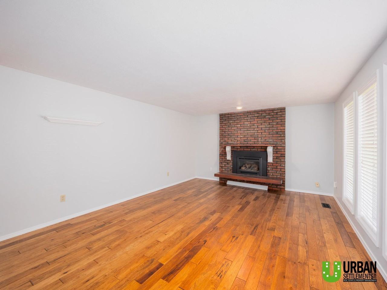 11608 N Lancelot Dr - Photo 2 of 30