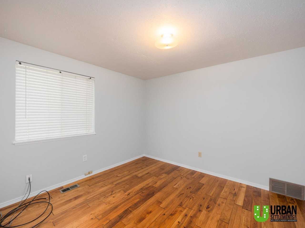 11608 N Lancelot Dr - Photo 3 of 30