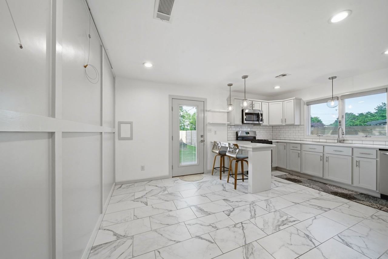 4518 E 28th St - Photo 5 of 17