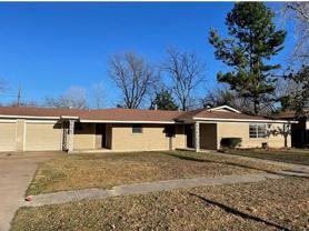 1011 N Harbin Dr - Photo 1 of 1