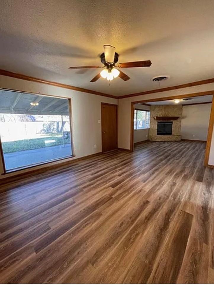 1011 N Harbin Dr - Photo 2 of 12