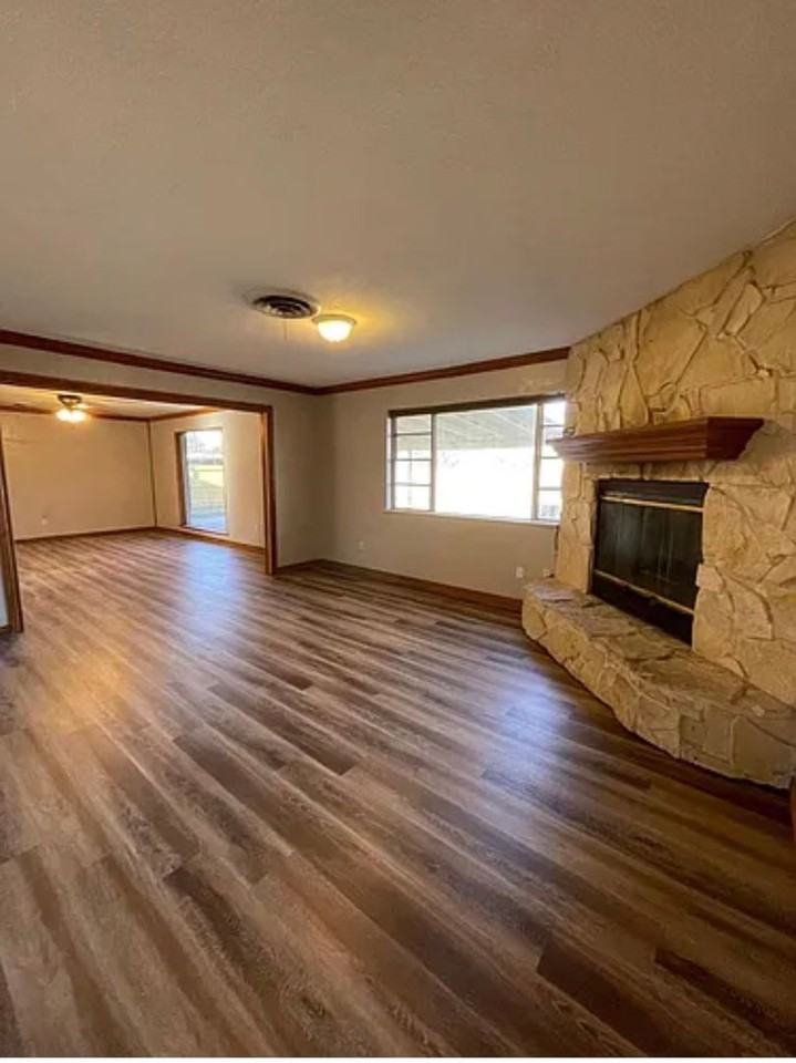 1011 N Harbin Dr - Photo 3 of 12