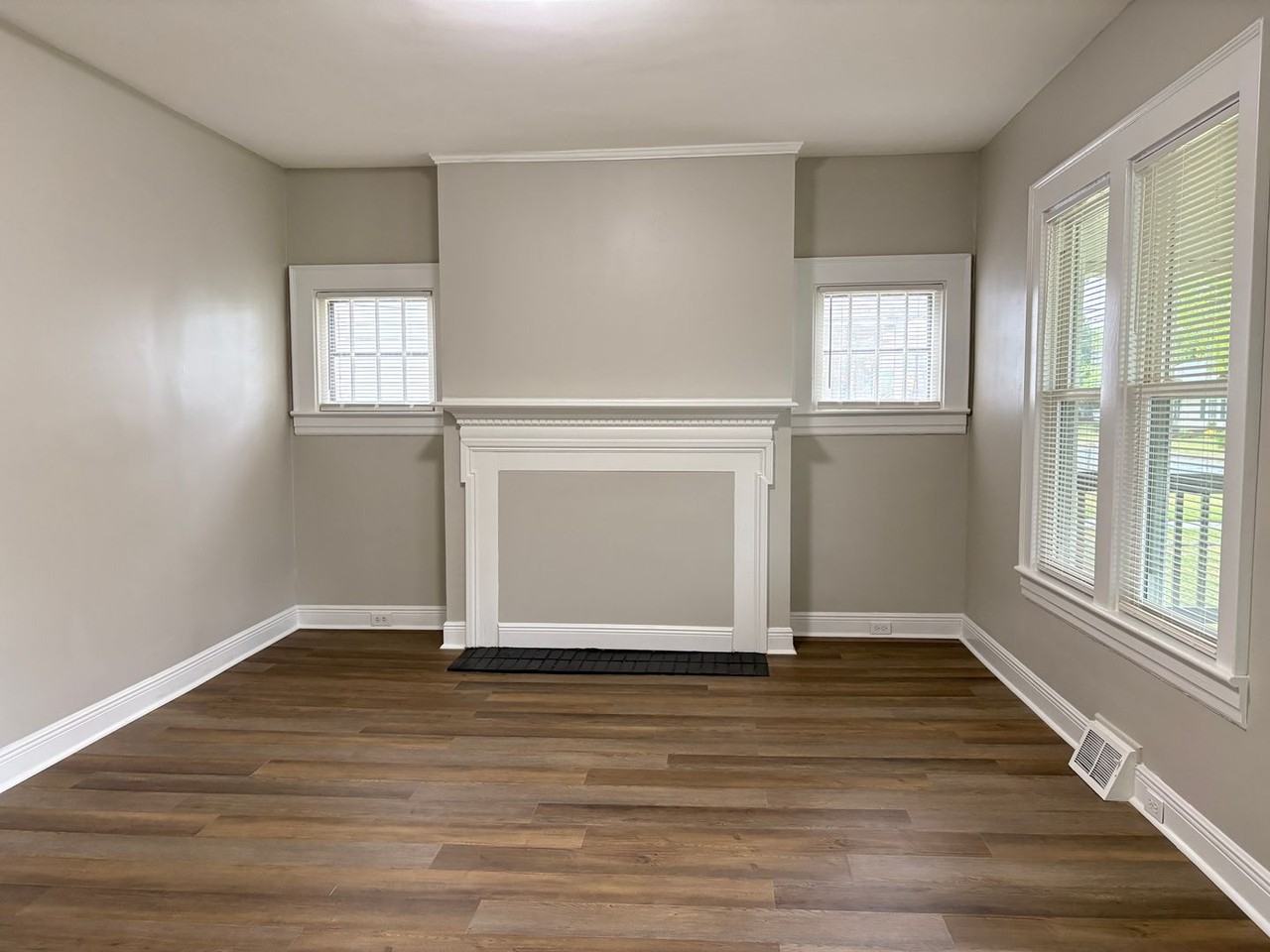 606 Montgomery St - Photo 2 of 15