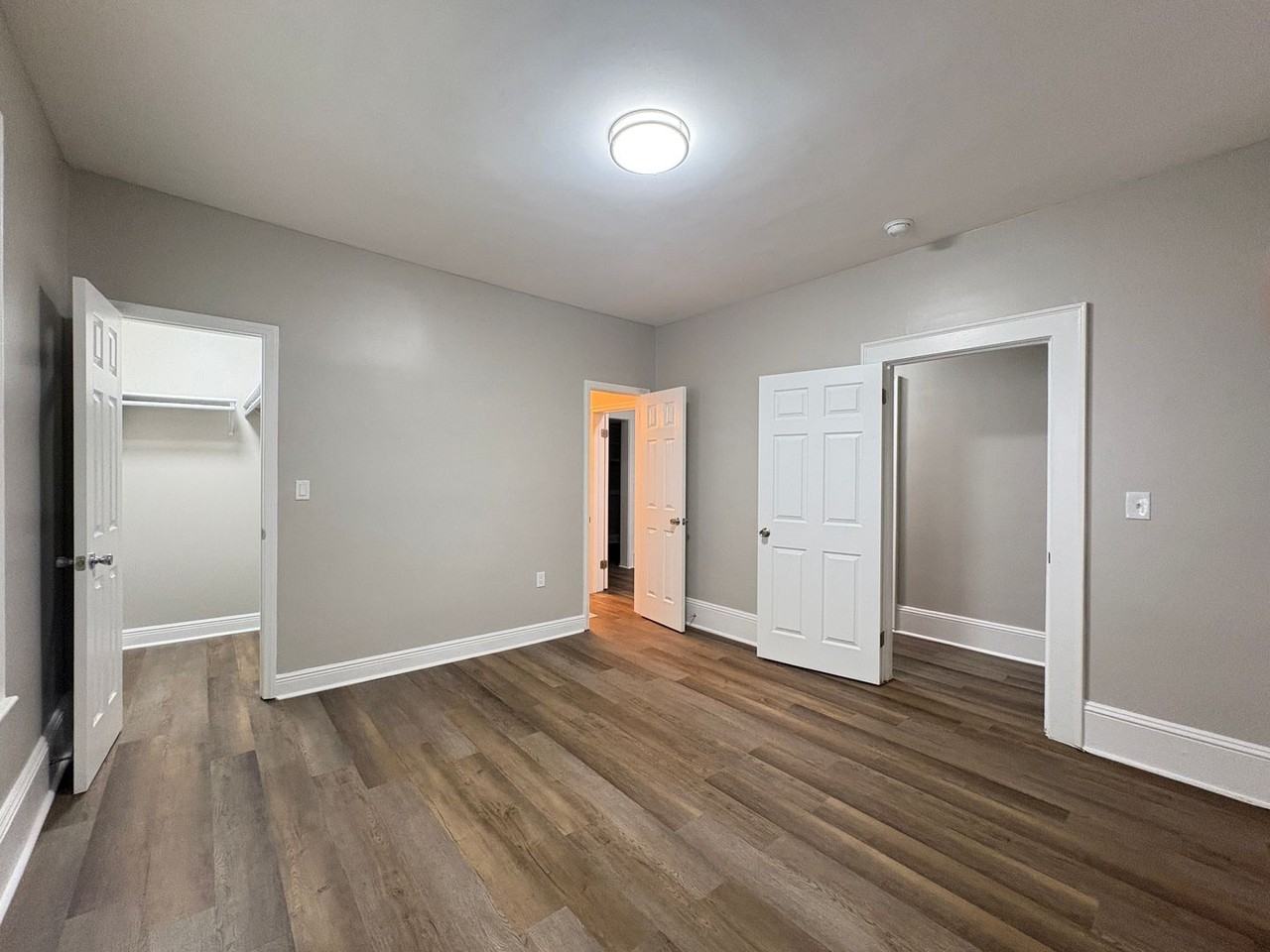 606 Montgomery St - Photo 7 of 15