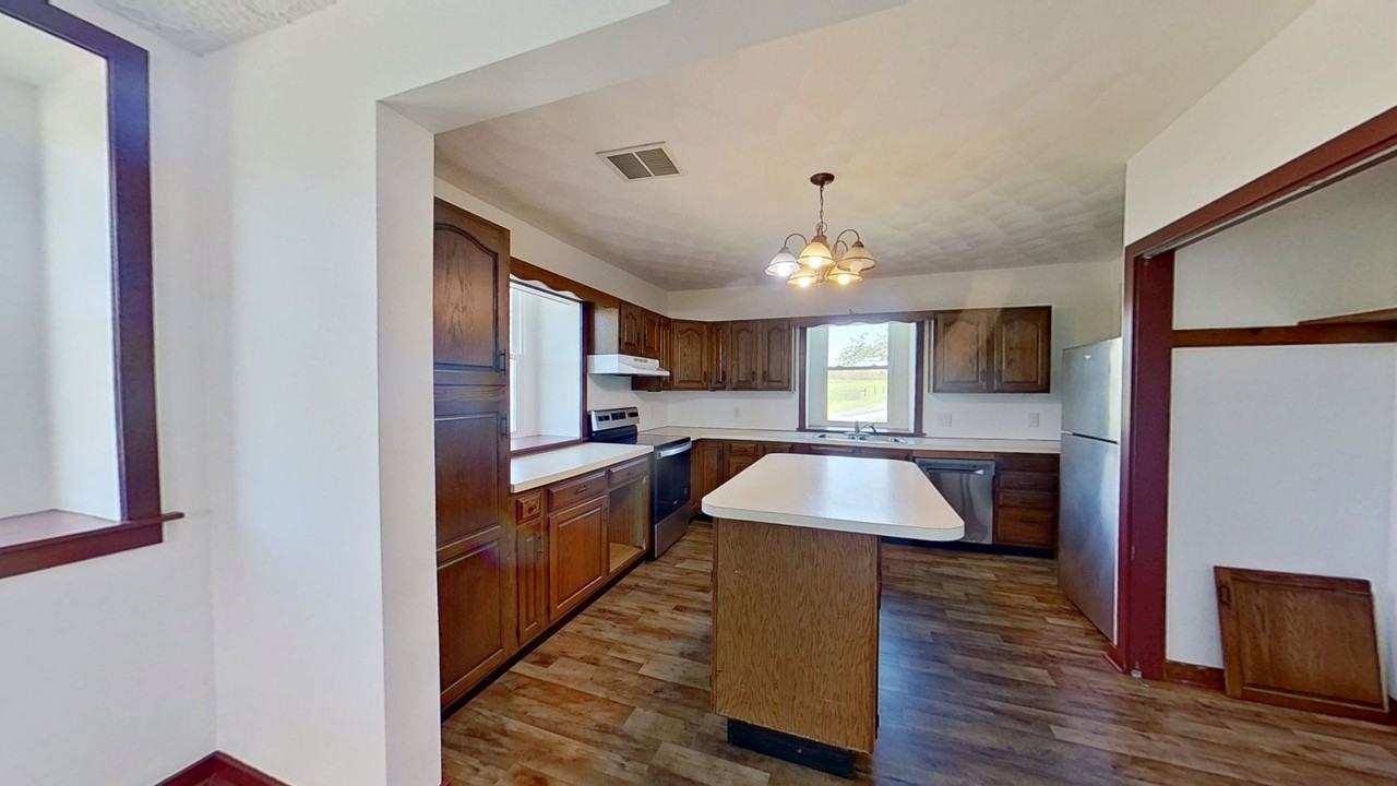 919 Round Hill Rd - Photo 2 of 8