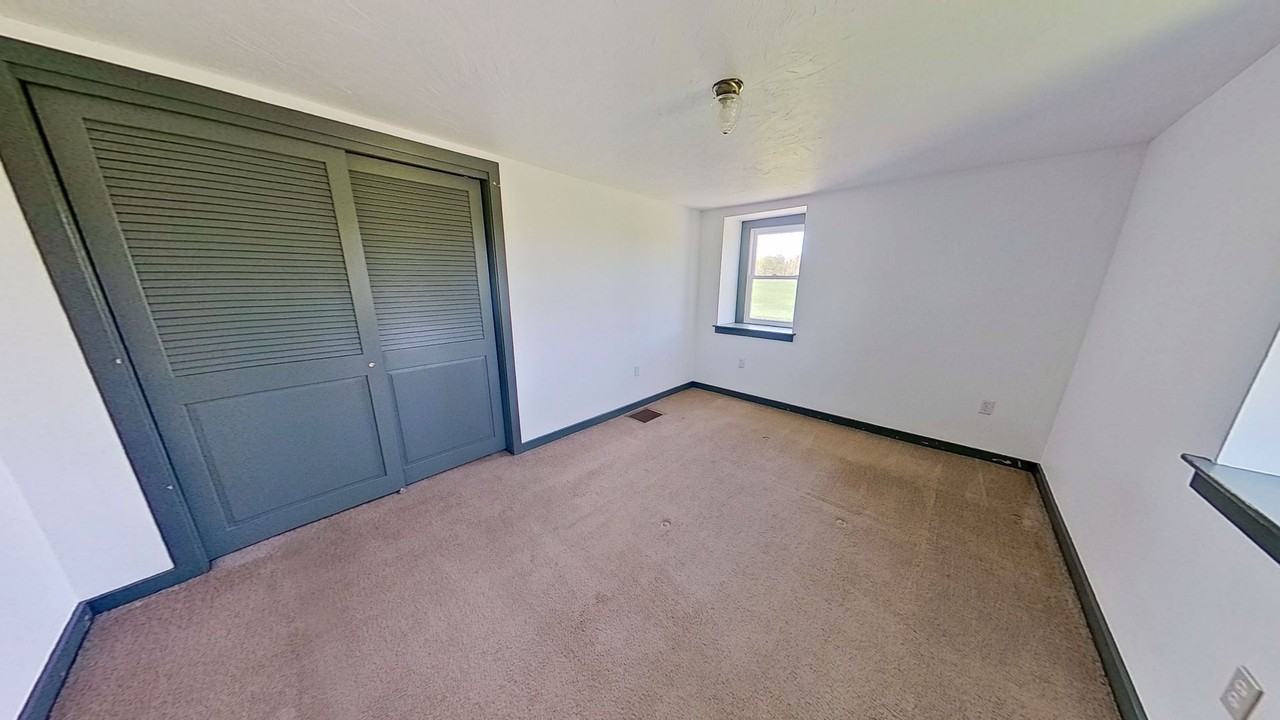 919 Round Hill Rd - Photo 6 of 8