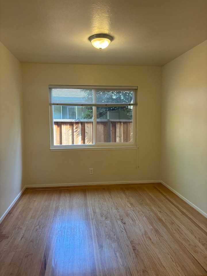 2347 Osborne Ave - Photo 7 of 17