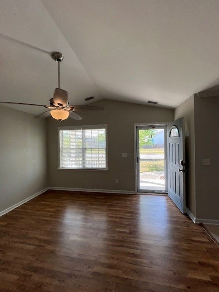 3308 Greenridge Way - Photo 5 of 33