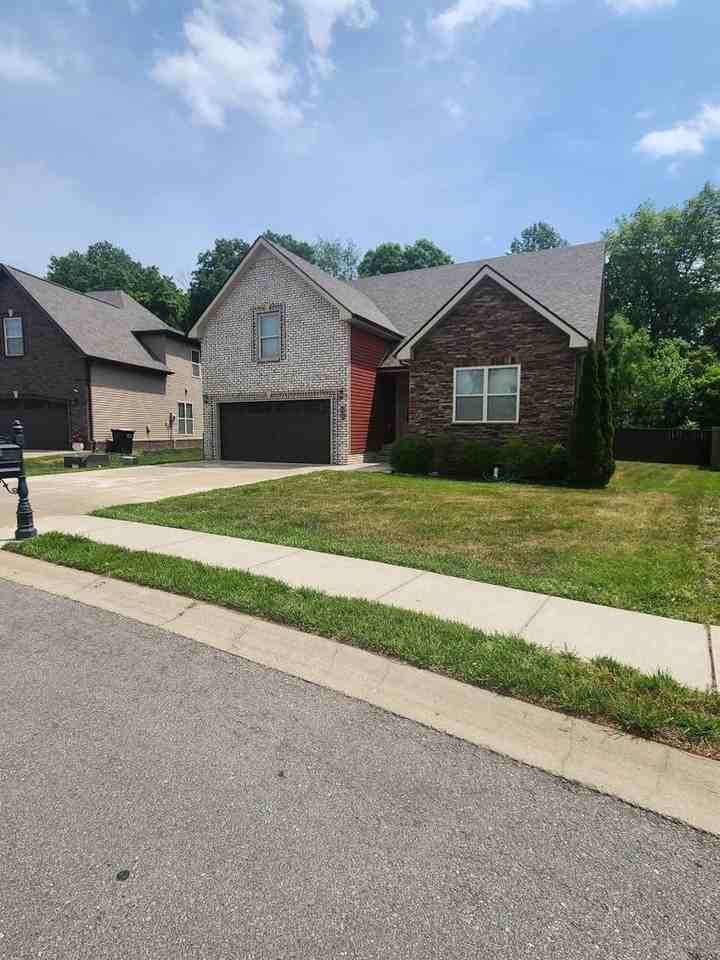 1655 Ellie Piper Cir - Photo 2 of 3