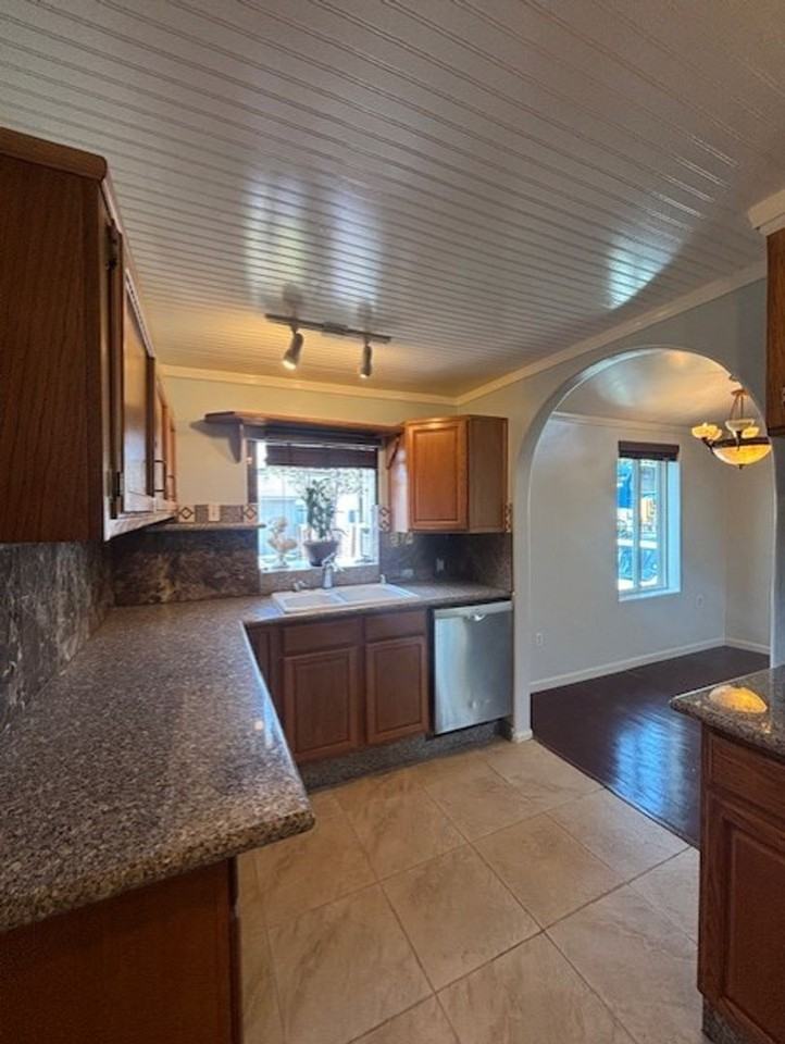 1355 22nd St - Photo 5 of 17