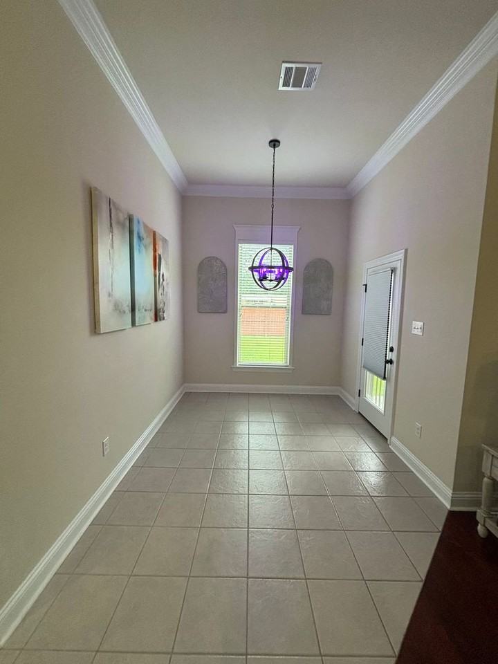 160 Gulfstream Ln - Photo 4 of 14