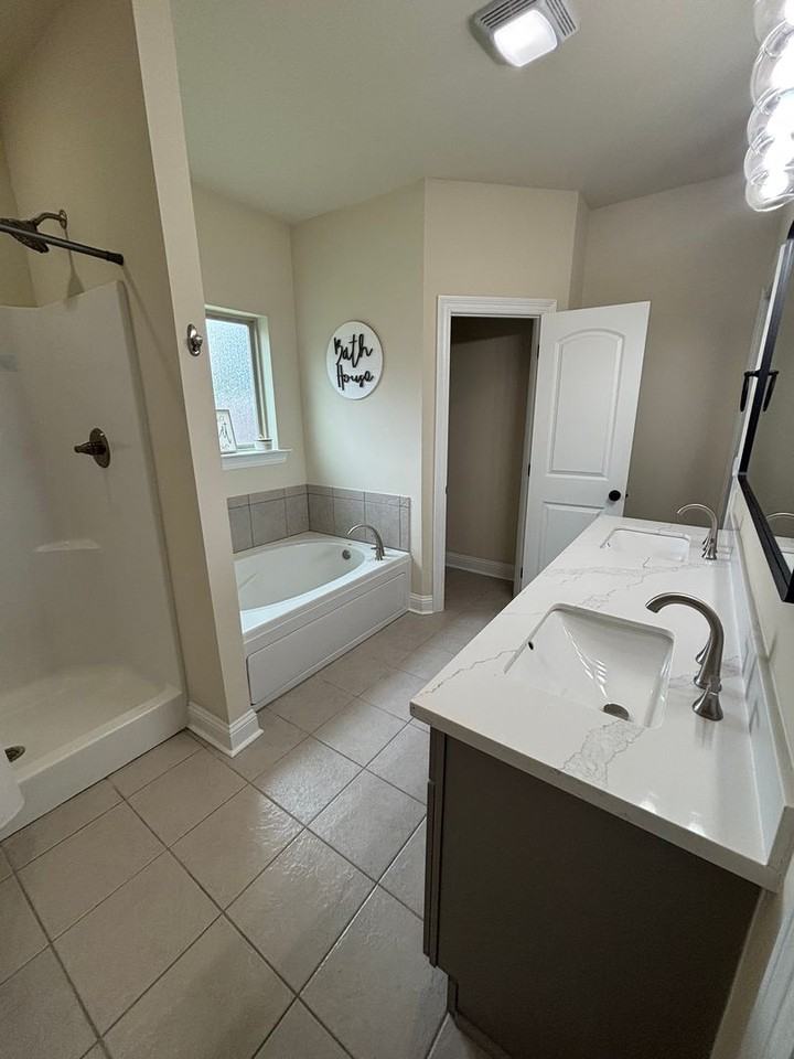 160 Gulfstream Ln - Photo 7 of 14