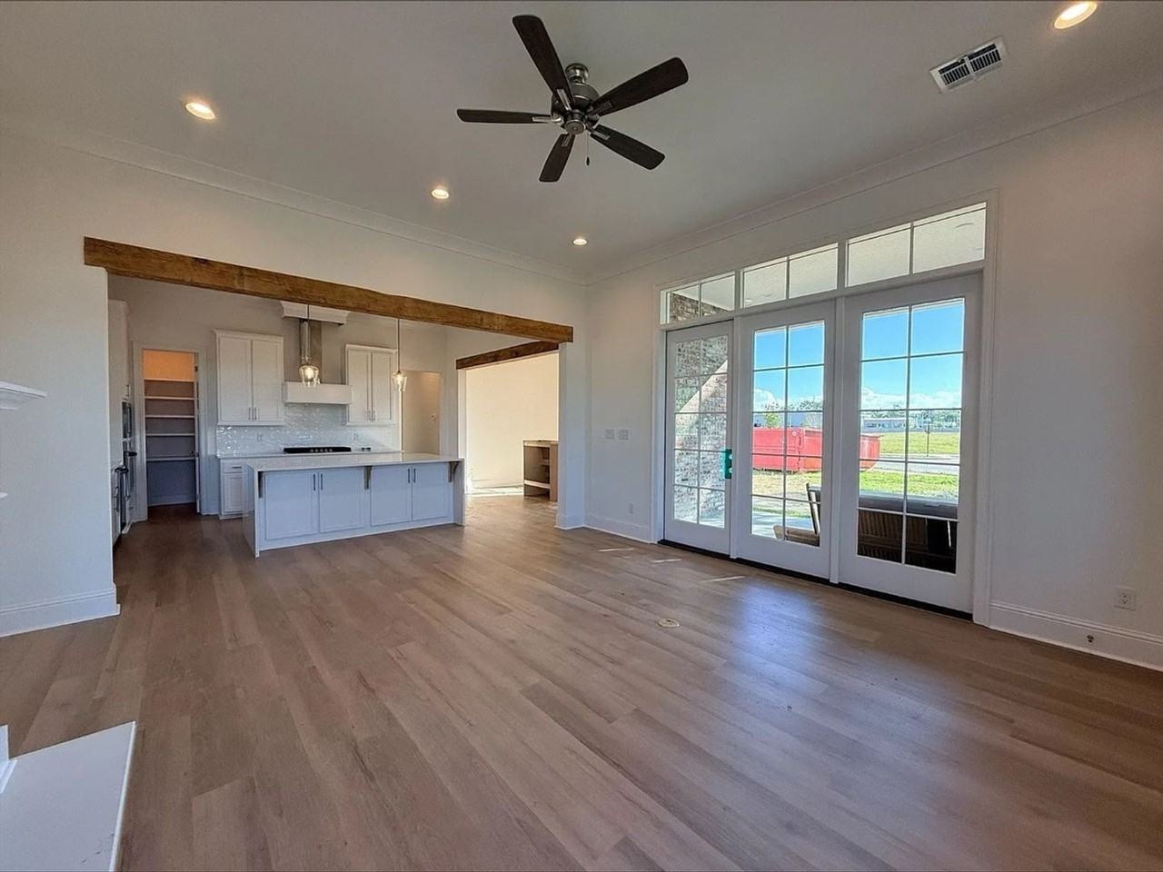 7671 Dearborne Dr - Photo 2 of 11