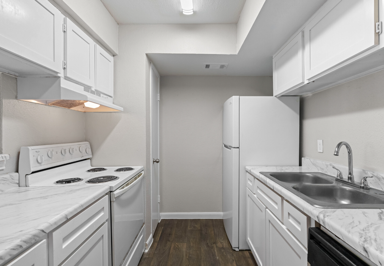 Serena Forest Apartments - Photo 6 of 24