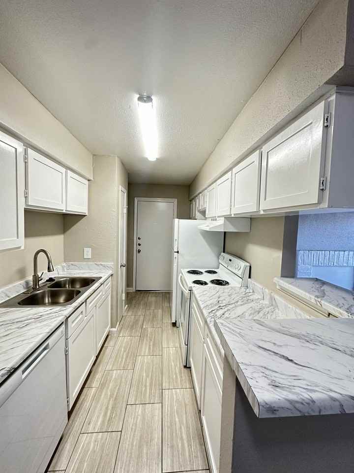 Serena Forest Apartments - Photo 7 of 24