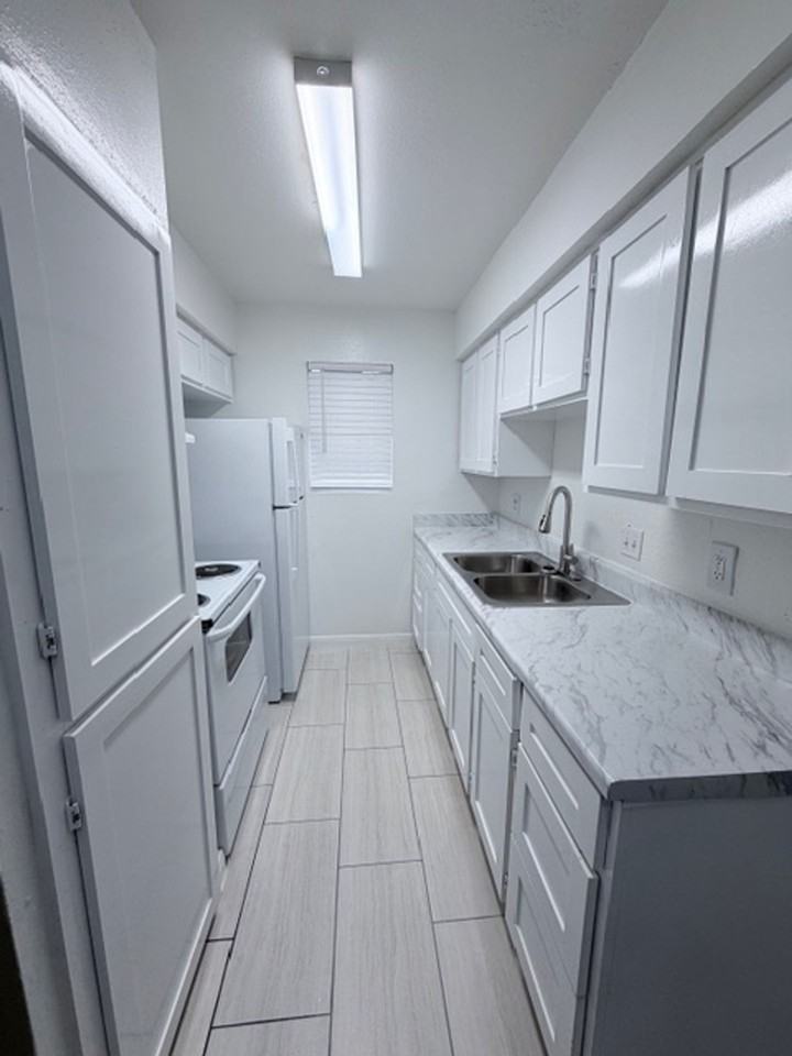 Stoneriver Apartments - Photo 4 of 28