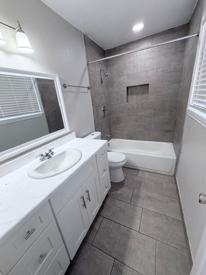 Stoneriver Apartments - Photo 7 of 28