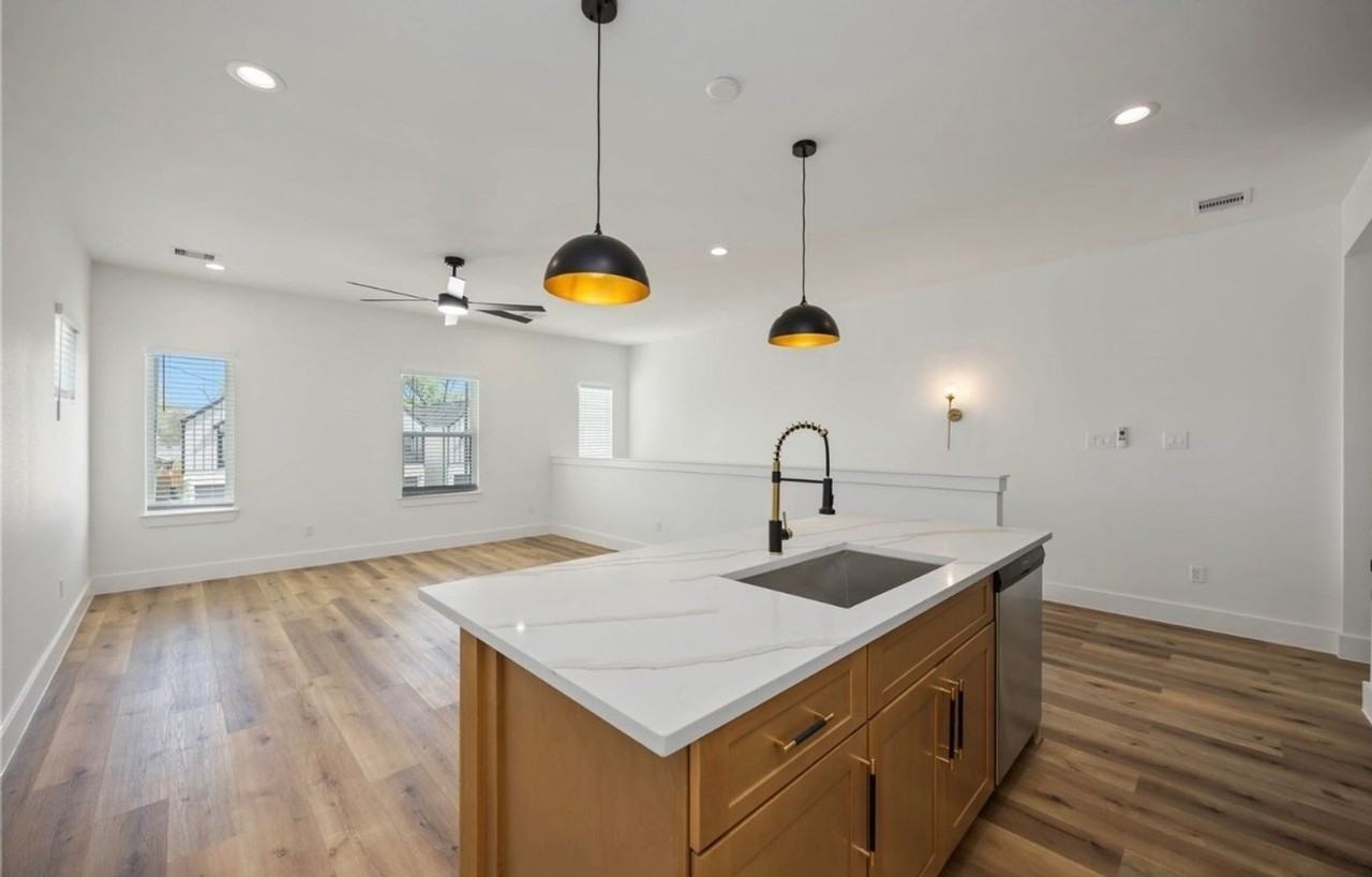 8007 Cora St - Photo 2 of 18