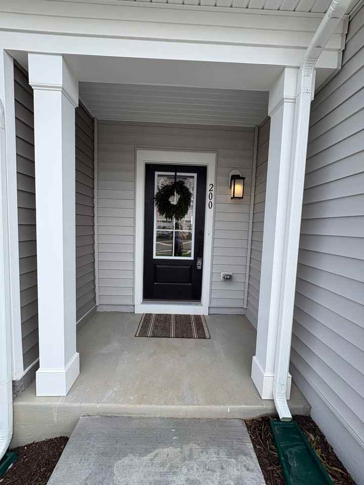 200 200 Scarlet Maple Lane - Photo 3 of 27