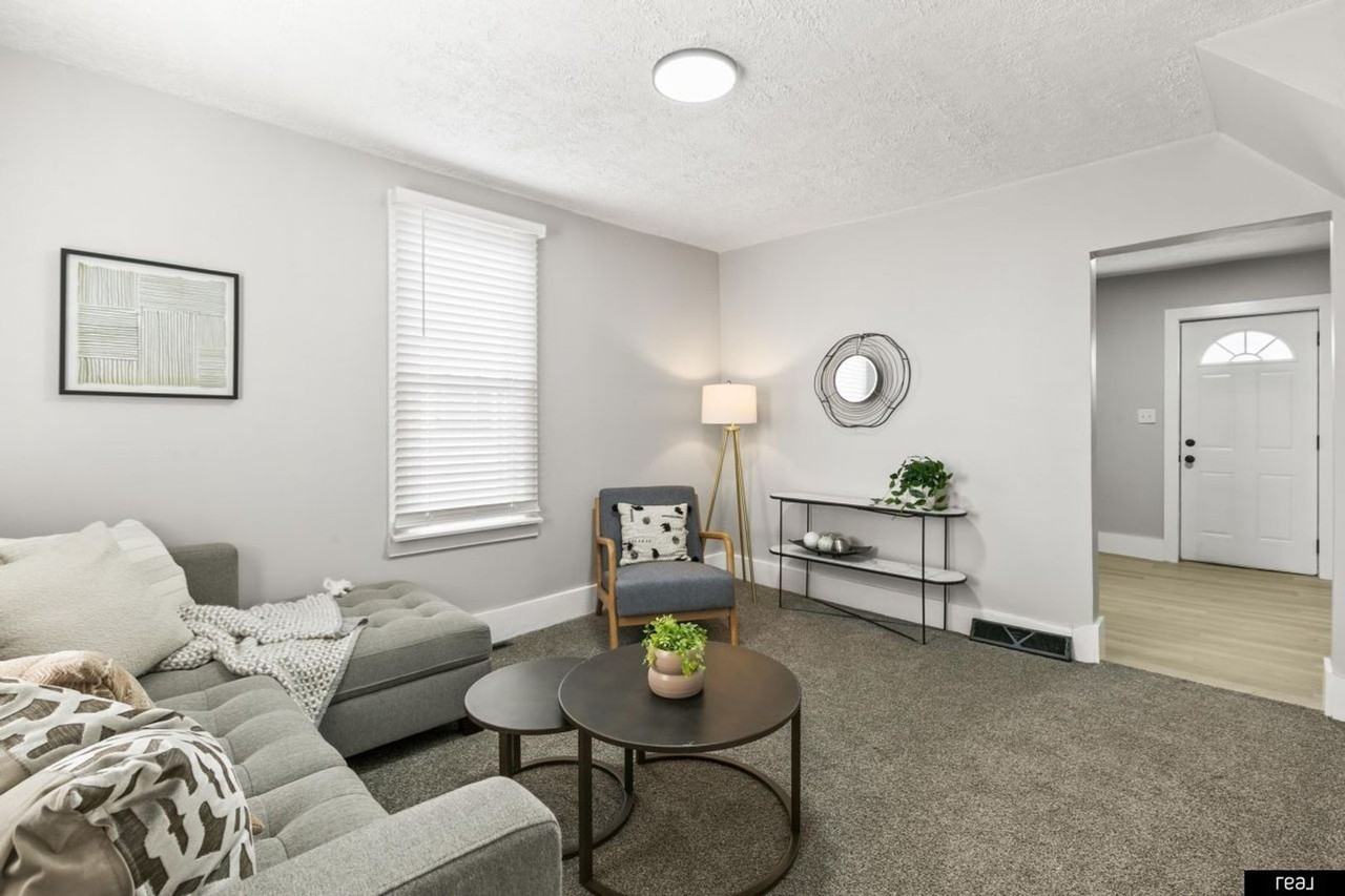 1634 Avenue A - Photo 4 of 17