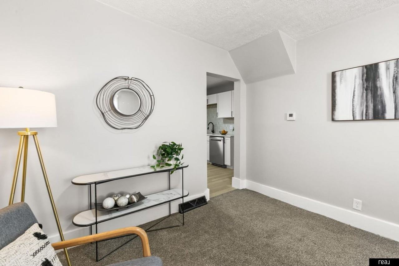 1634 Avenue A - Photo 5 of 17