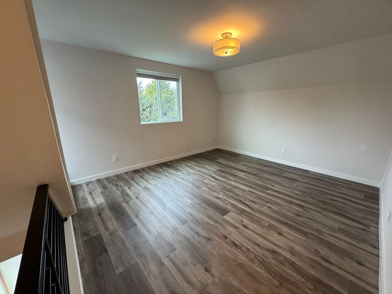 919 N 103rd St #B - Photo 5 of 22