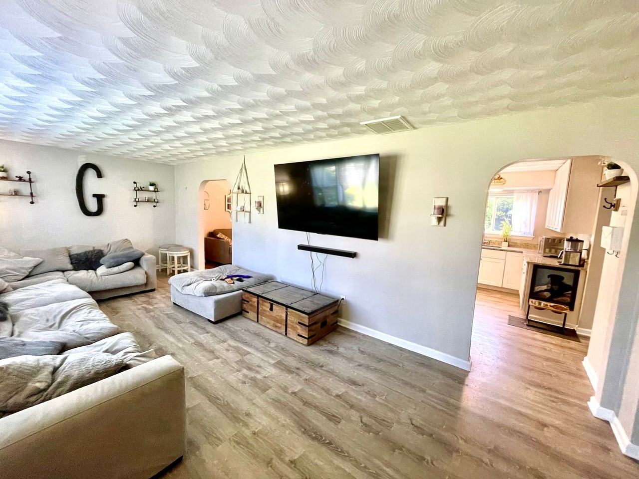 4732 Bunker Hill Ln - Photo 7 of 43