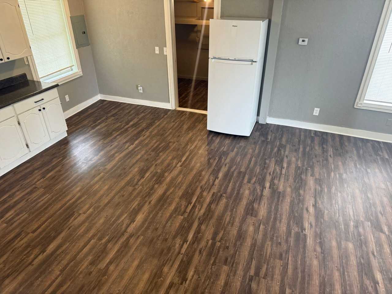519 E Hughbert St - Photo 4 of 14