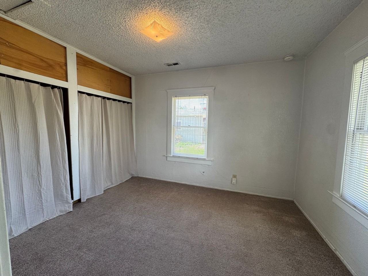 1553 Nw Calkins Ave - Photo 5 of 18