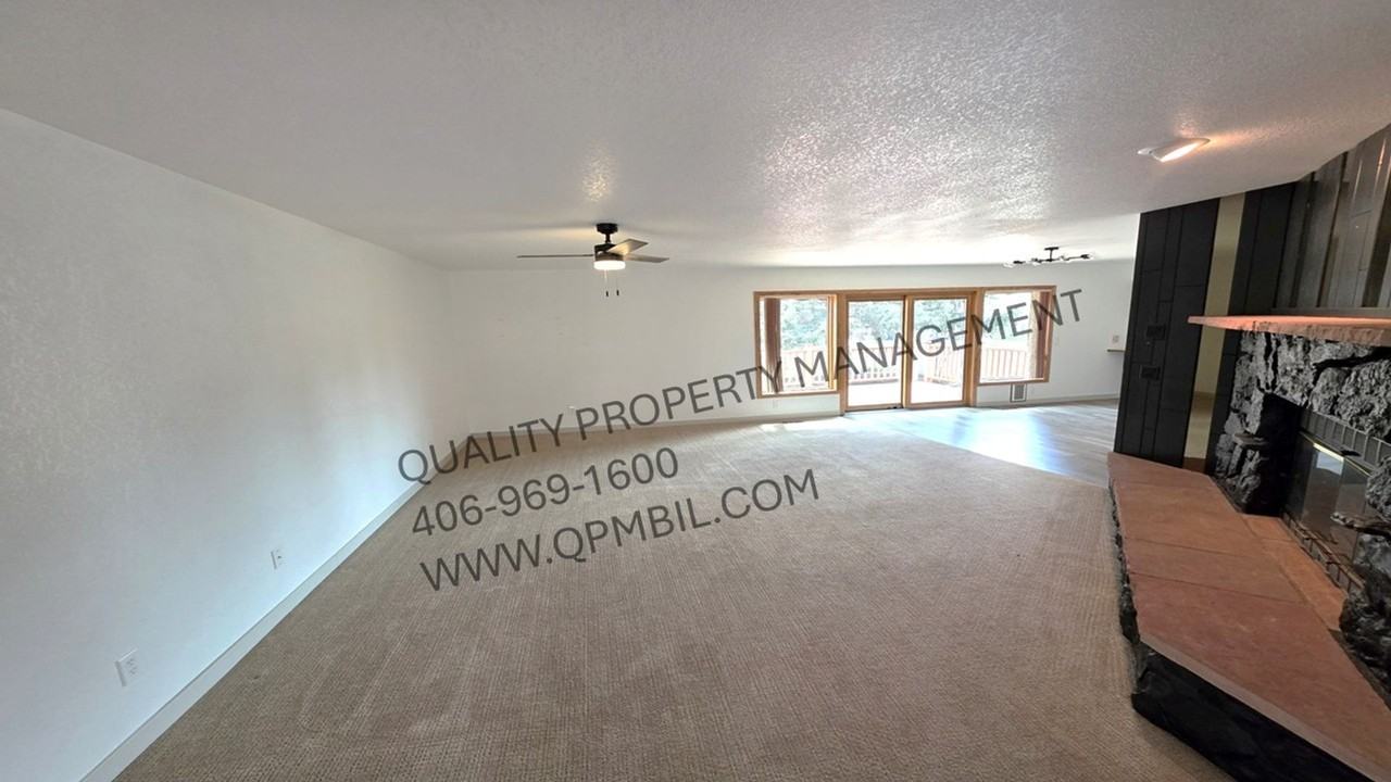 3441 Poly Dr #19 - Photo 3 of 31
