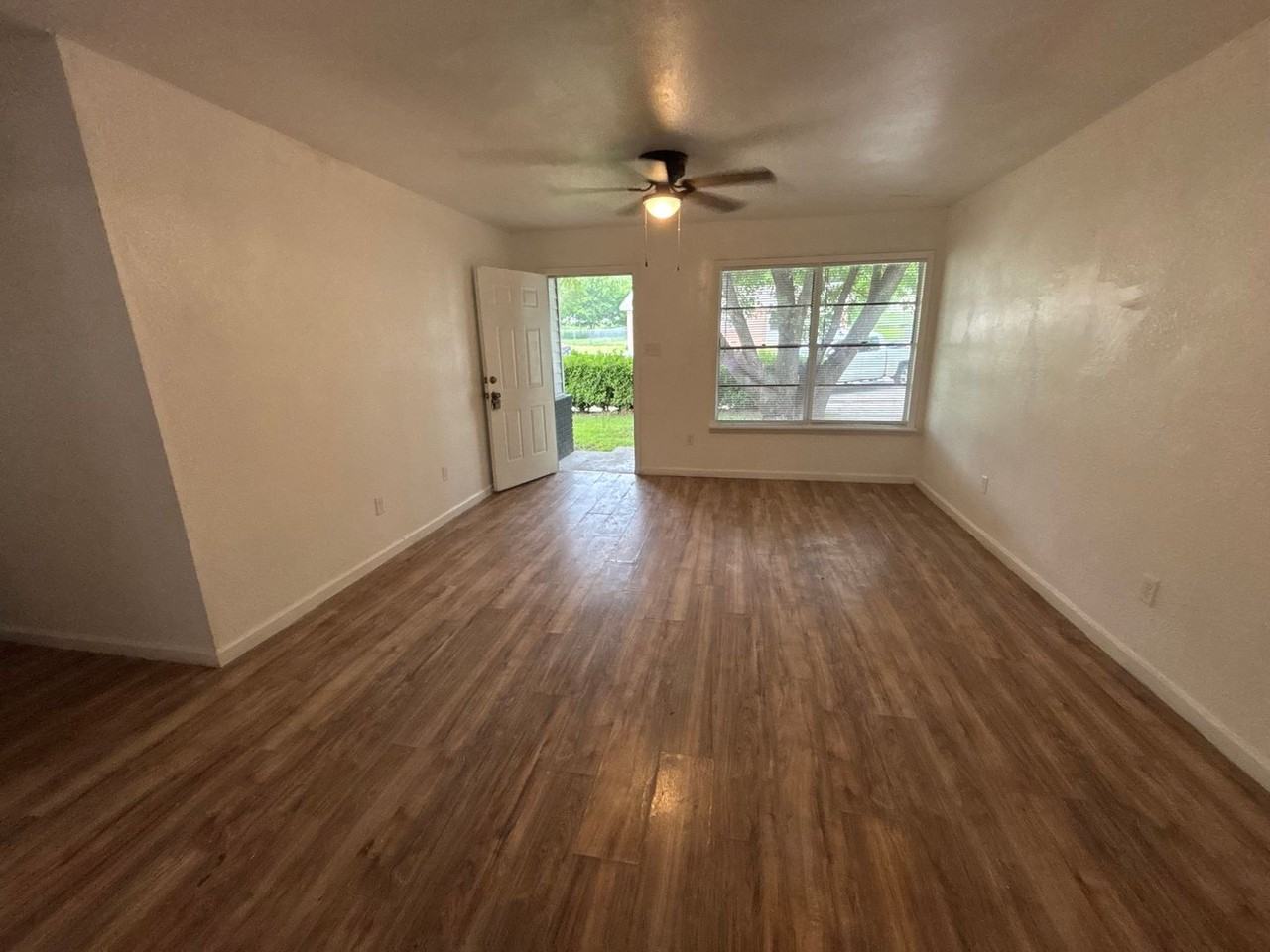 2117 Circle Dr - Photo 3 of 11