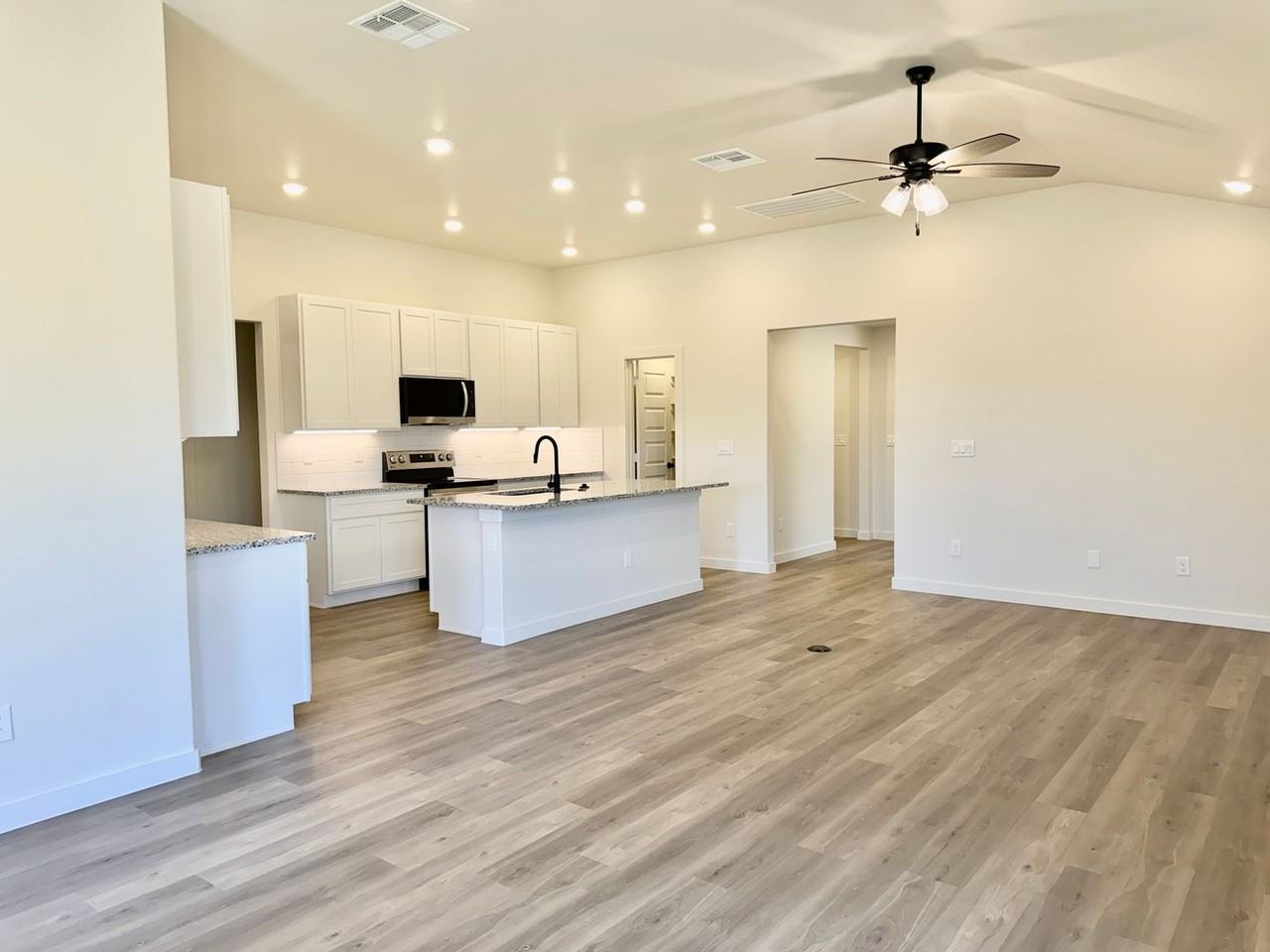 2408 Aberdeen Ave - Photo 6 of 31