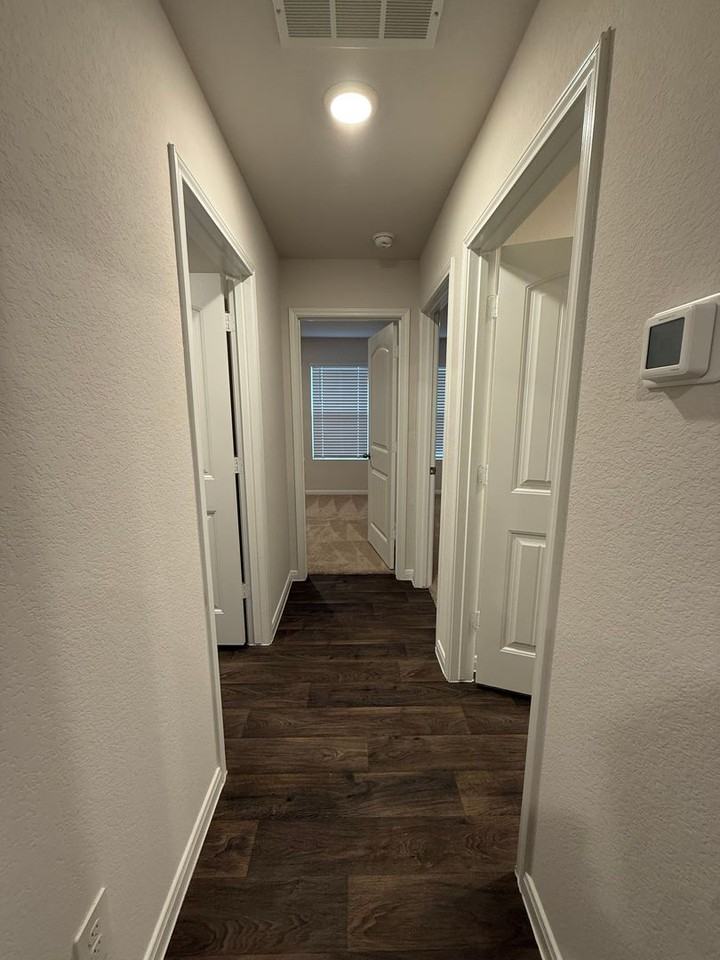 210 Addison Pl - Photo 7 of 17