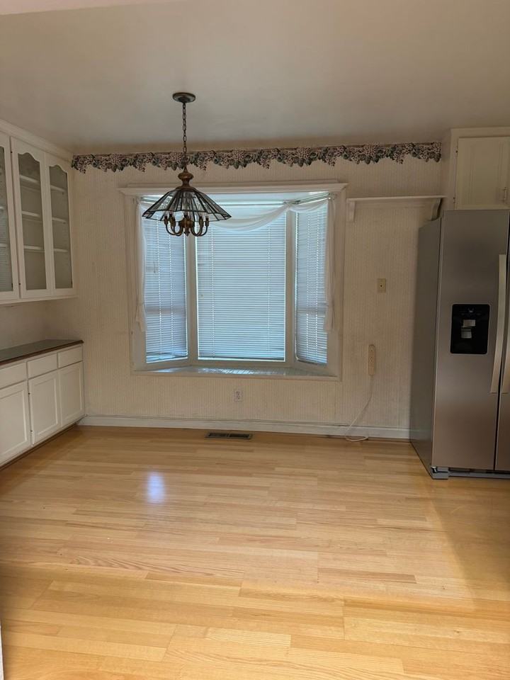 425 Corello St - Photo 5 of 27