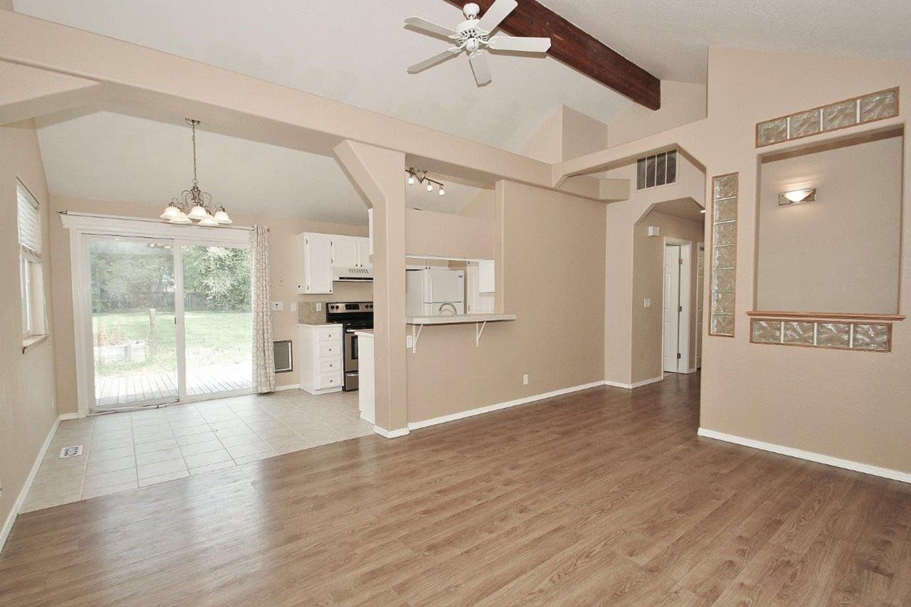 3960 N Esten Ave - Photo 7 of 26