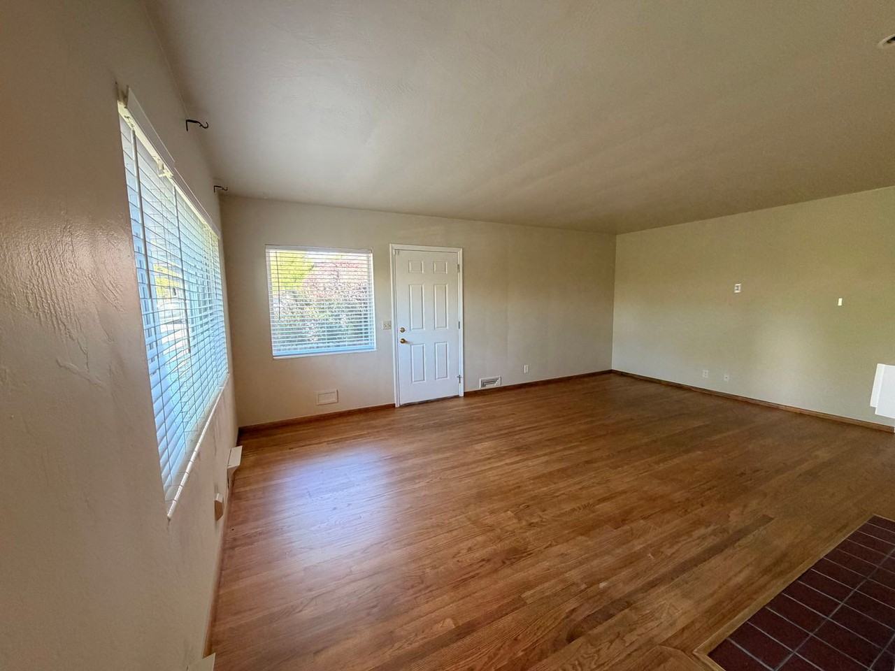 1214 Gordon Ave - Photo 3 of 21