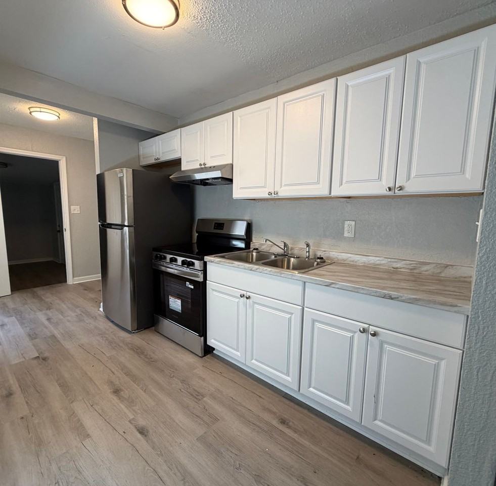 2410 18th Ave S - Photo 4 of 17