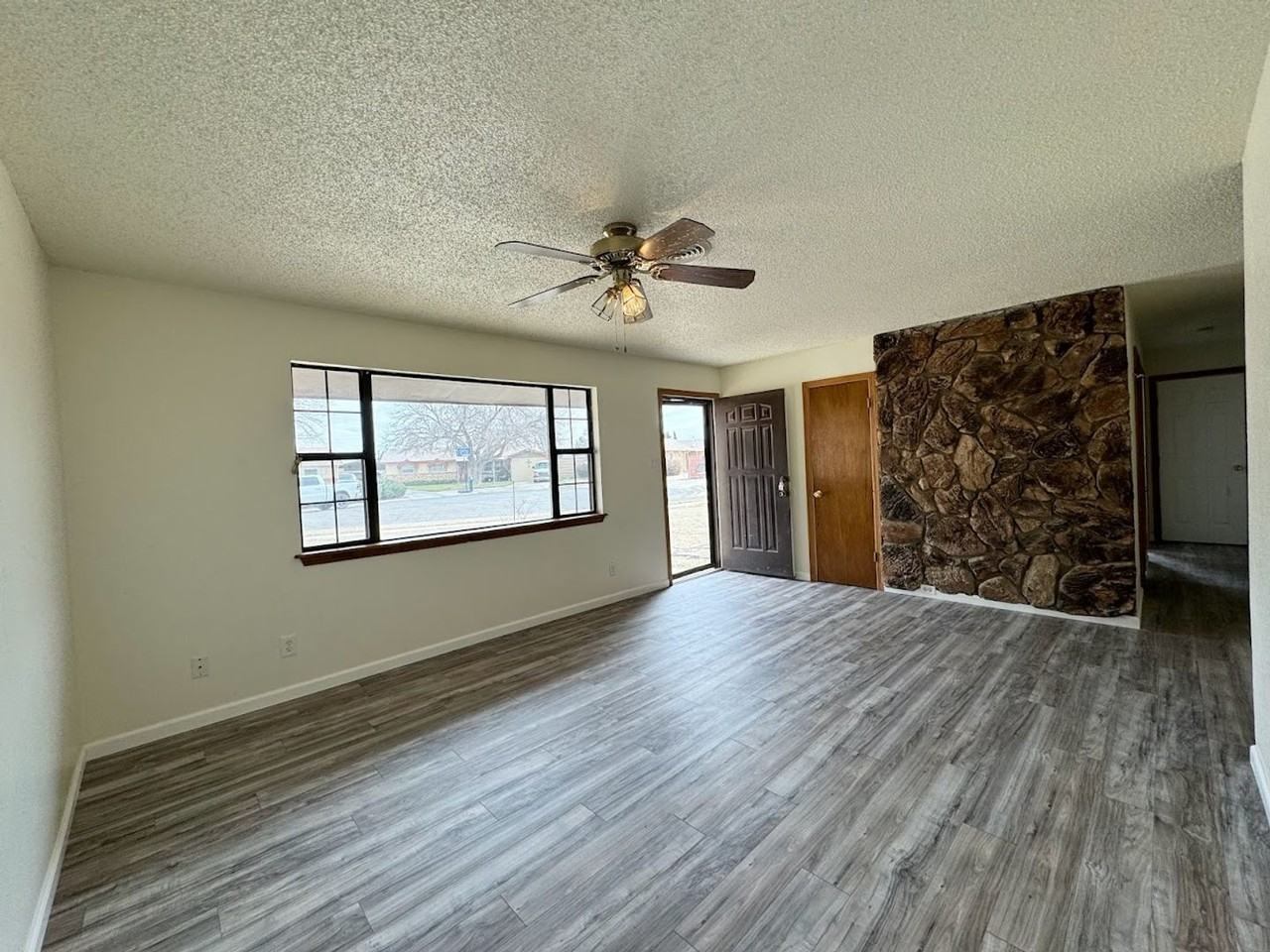 2614 Palomar Pl - Photo 2 of 15
