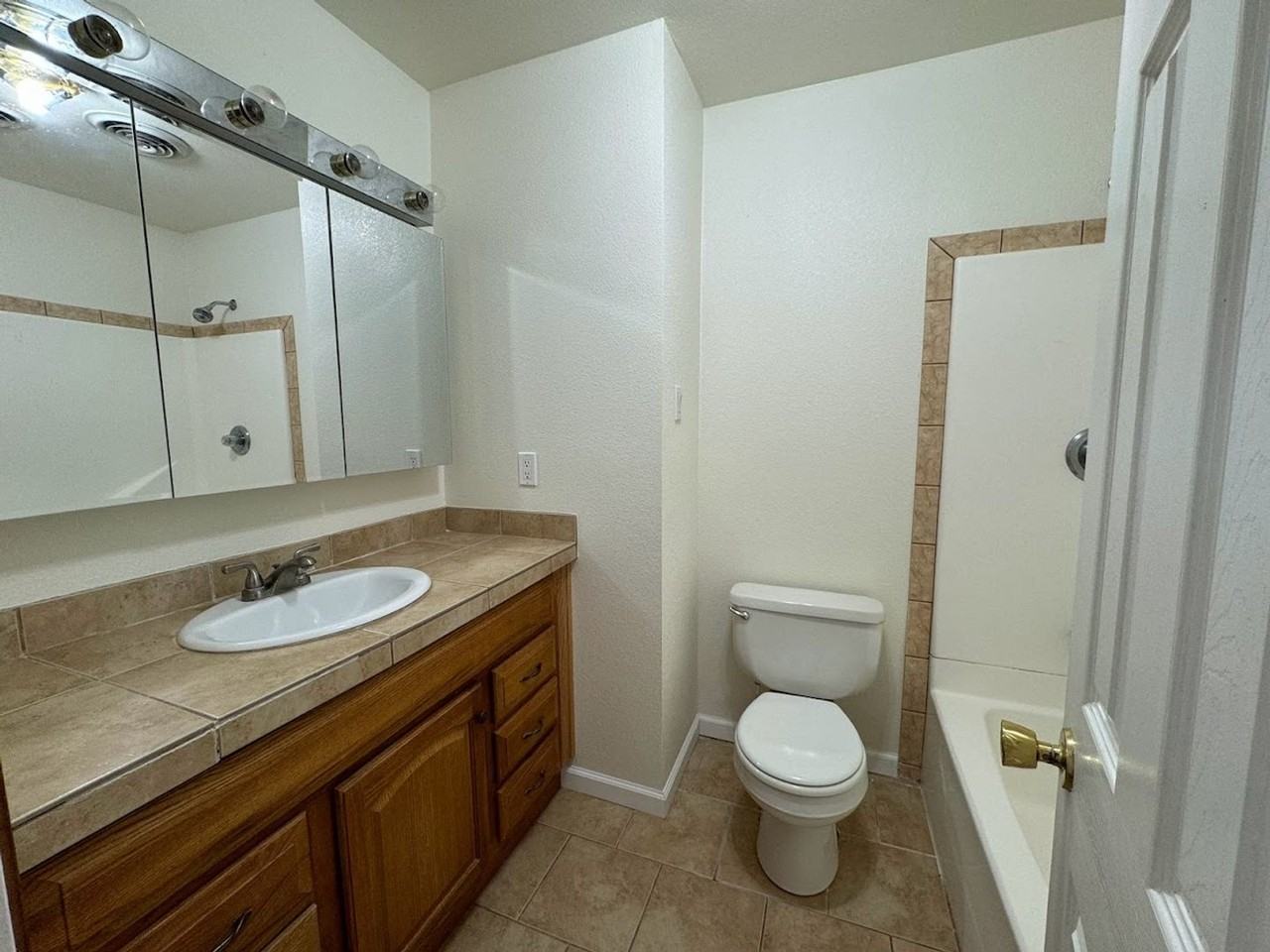 2614 Palomar Pl - Photo 4 of 15