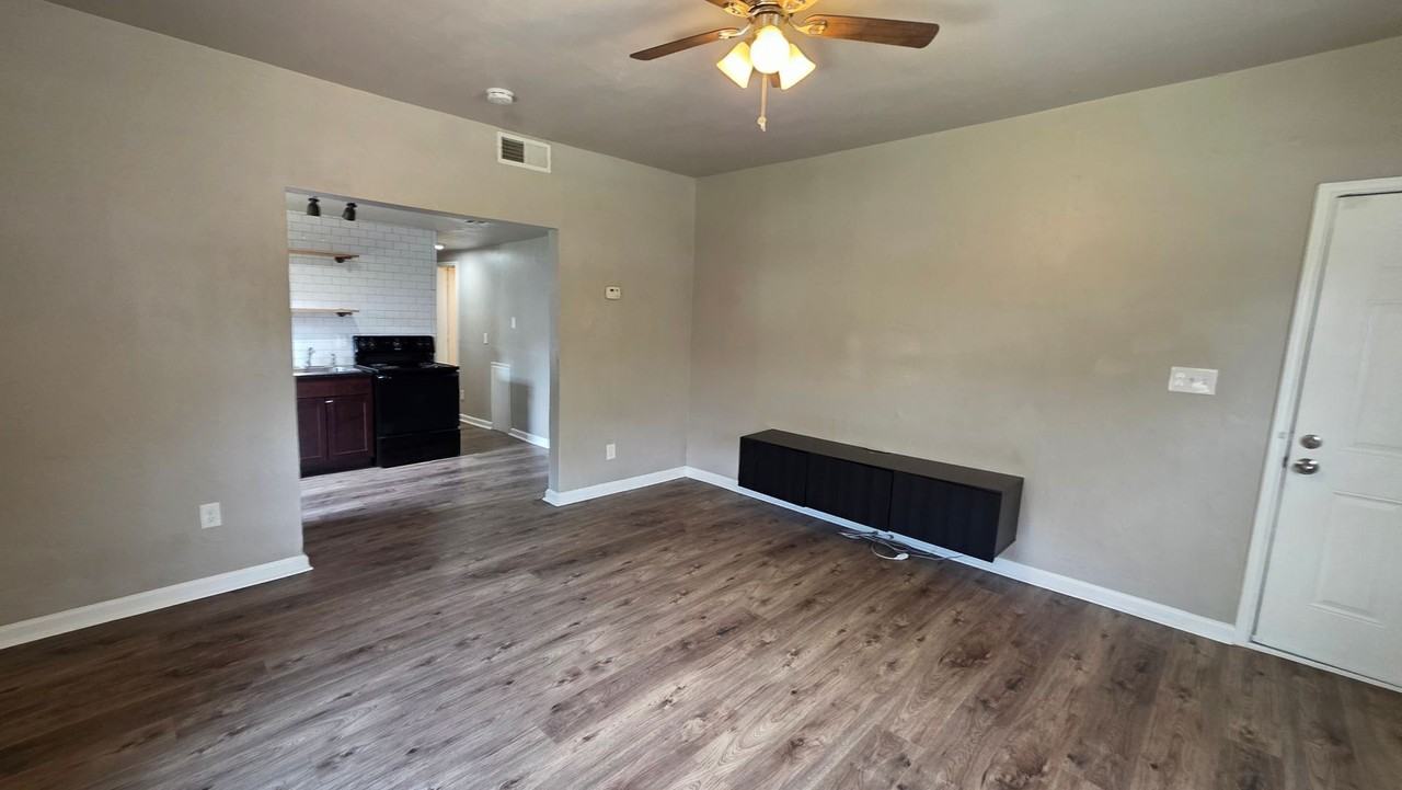 1919 Nw 11th St #2B - Photo 4 of 15