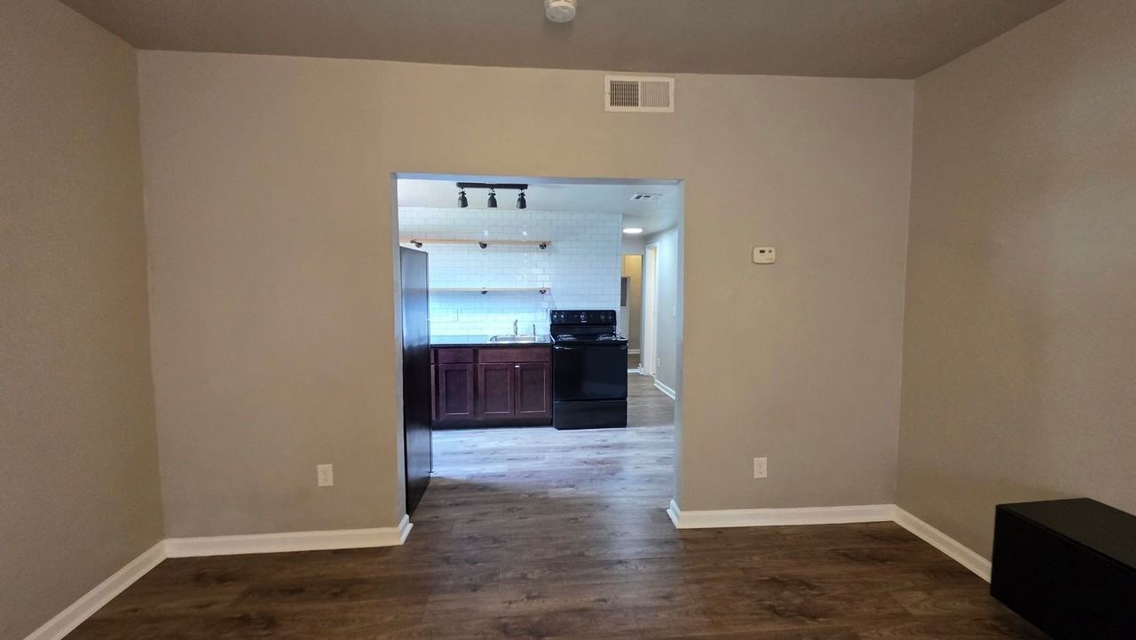 1919 Nw 11th St #2B - Photo 7 of 15