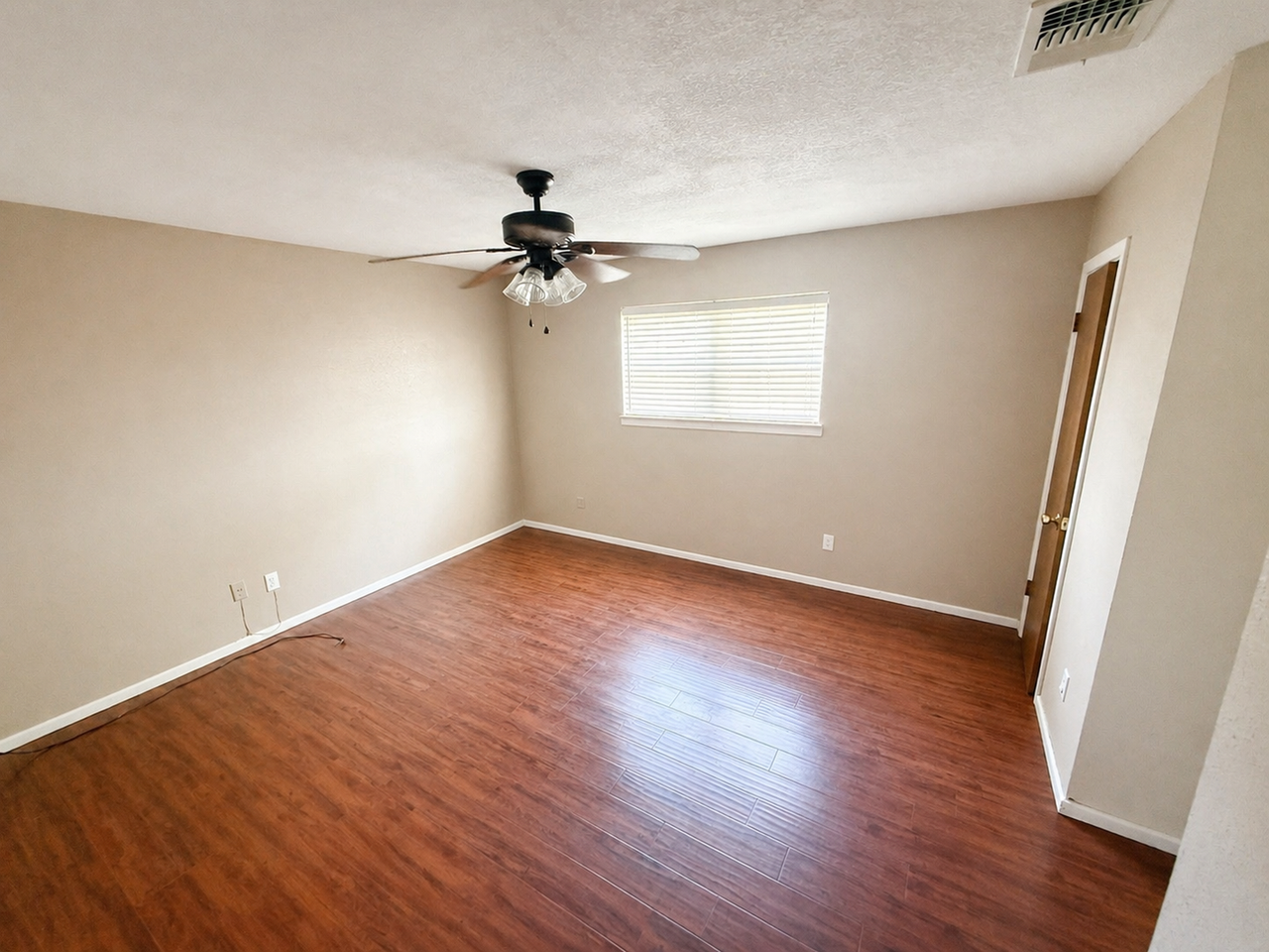 3402 Justice Ave - Photo 5 of 7