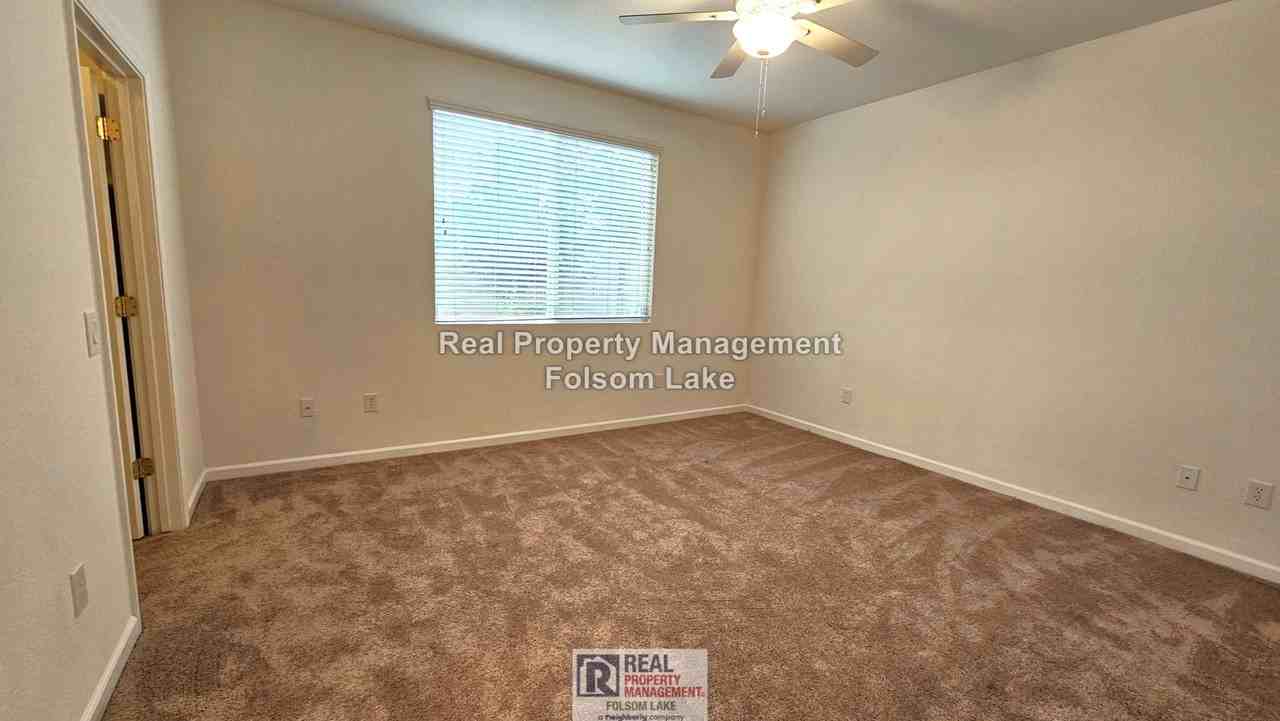 7350 Grassy Creek Way - Photo 4 of 9