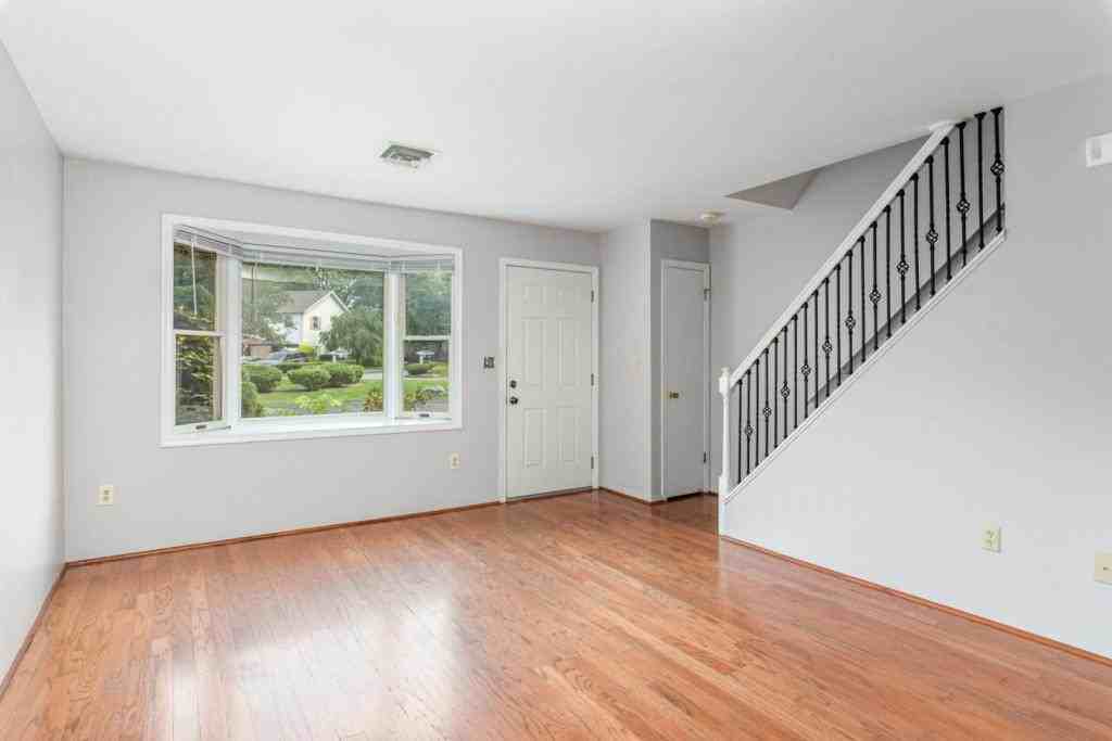 1133 Nanroc Dr - Photo 5 of 25