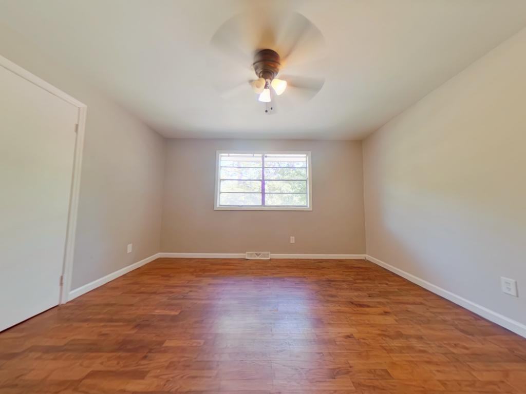 2021 Maywood St Apt A - Photo 5 of 7