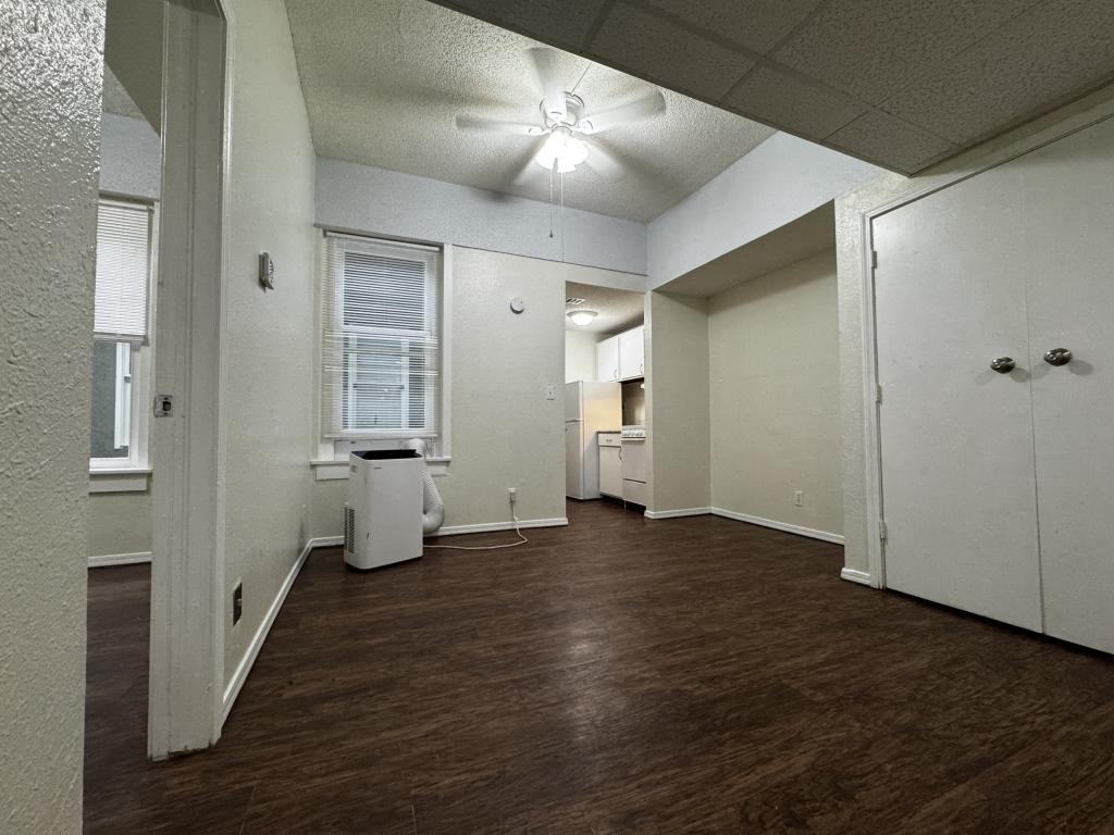103 E Central Ave - Photo 5 of 14